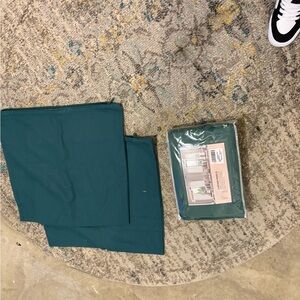 Green Curtain Set